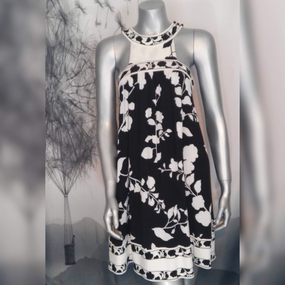 BCBG MAXAZRIA Bold Floral Print Jersey Swing Dress